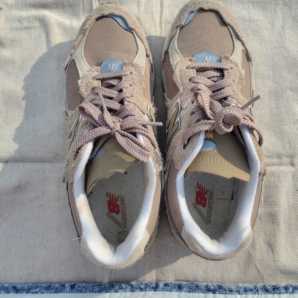 Men's New Balance 2002r - Tan